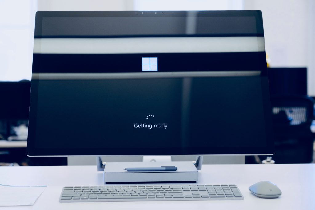 A computer screen loading Windows.